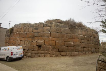 Imagen de la torre circular romana de Castellnou, que el ayuntamiento quiere hacer visitable. 