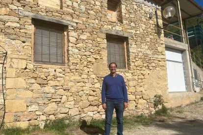 El presidente de la SAT, Ivan Caelles, en el molino del Jussà.