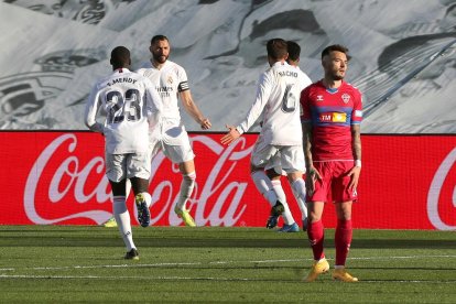 La vieja guardia rescata al Real Madrid