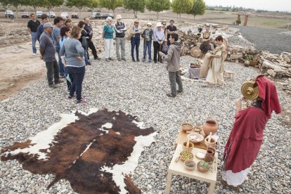 Imagen de una visita guiada teatralizada en el Molí d’Espígol de Tornabous en el año 2015.