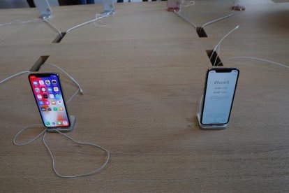 Colas para conseguir el nuevo Iphone X