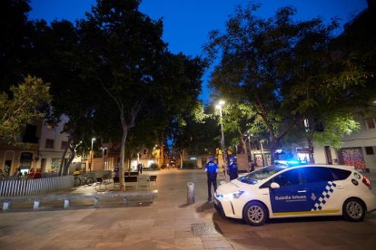 Cientos de jóvenes protagonizan otro botellón en paseo del Born de Barcelona