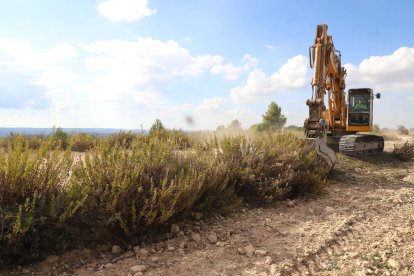 Obres aquesta setmana del parc eòlic de Solans, el primer que es construeix a Lleida en vuit anys mentre que 42 estan paralitzats.