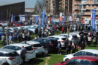 Una vista del Saló de l'Automóbil de Mollerussa diumenge al matí.