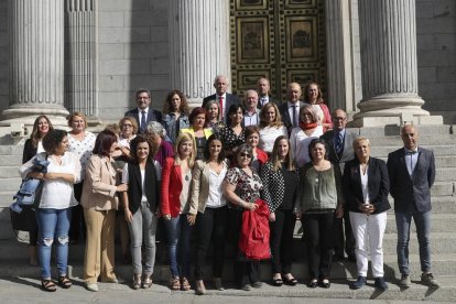 Foto de família del dia que es va aprovar el pacte contra la violència de gènere al Congrés.