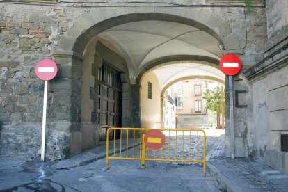 El túnel que comunica la plaça Santa Anna amb l’avinguda Duran i Sanpere de Cervera.