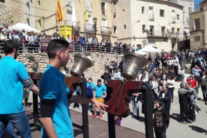 El toc especial de campanes per la democràcia i la llibertat davant del públic que va assistir a la Trobada de Campaners.