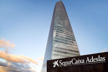 Colonial i SegurCaixa Adeslas traslladaran la seua seu social de Barcelona a Madrid