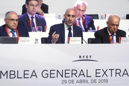 El presidente de la RFEF, Luis Rubiales, durante la asamblea.