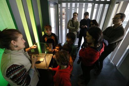 Una de les visites guiades d’ahir al Centre de l’Or de Balaguer.