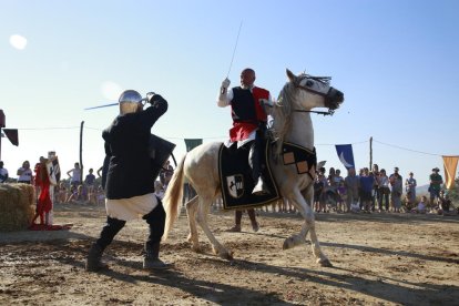 Justa medieval al Castell dels Moros d’Almenar, una de les activitats estrella del Mercat Medieval.