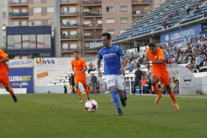 El Lleida va saber trobar buits a la defensa del Llagostera.