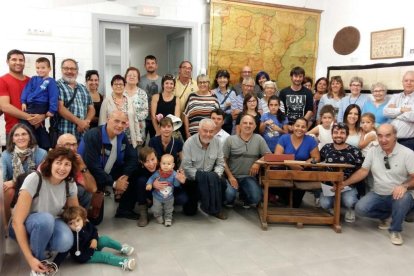 Famílies de Puigverd de Lleida van aportar objectes antics de la seua propietat per a una exposició.