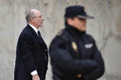 Anticorrupció demana 5 anys per a Rato per estafa als inversors a Bankia
