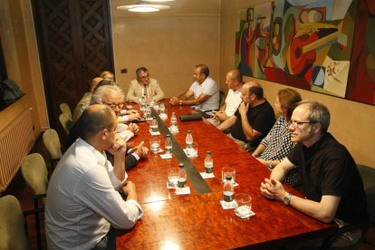 Baja de 100.000 a 10.000 € la multa máxima a bares por “tolerar” el consumo de droga