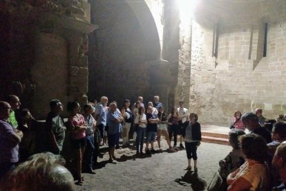 Durant el certamen es va organitzar una visita guiada pel centre històric i els comerços del municipi van treure els seus productes als carrers de Camarasa.