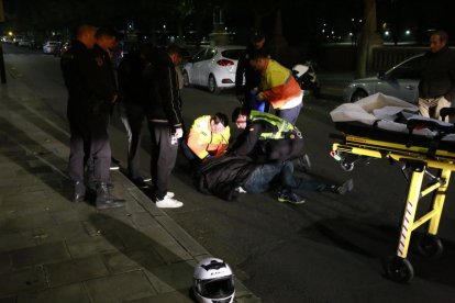 Atención al motorista herido el martes en la avenida del Segre. 