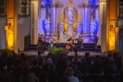 El Quartet Casals dedicó ayer su concierto en el Paranimf de la Universitat al Quartet Renaixement.