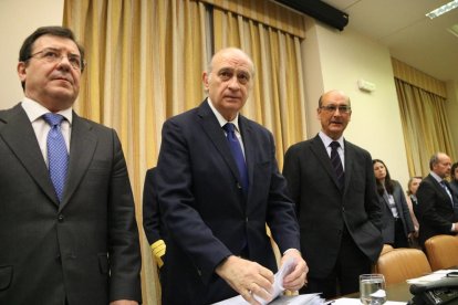 El exministro Jorge Fernández-Díaz el pasado 5 de abril, en la comisión de investigación.