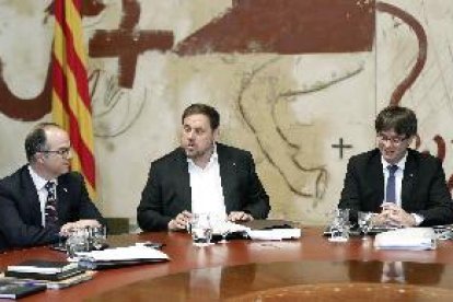 Turull desafia el Govern a vigilar les seues despeses abans de donar lliçons al Govern