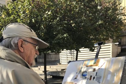 Ureña, la setmana passada, pintant a la plaça Sant Francesc.