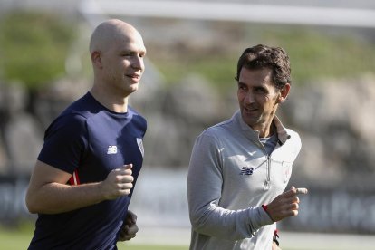 El jugador del Athletic se entrenó ayer en Lezama.