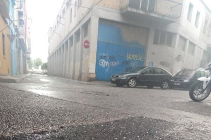 Una tempesta de pedra sorprèn a Lleida
