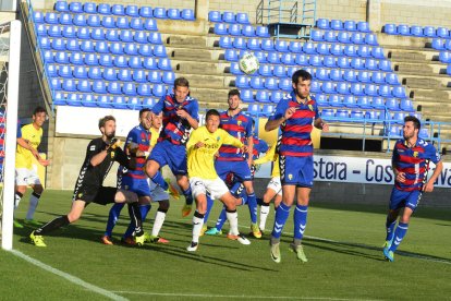 Una acció d’atac del Lleida, que ahir es va mostrar més incisiu en un partit que era una autèntica final per als de Siviero.