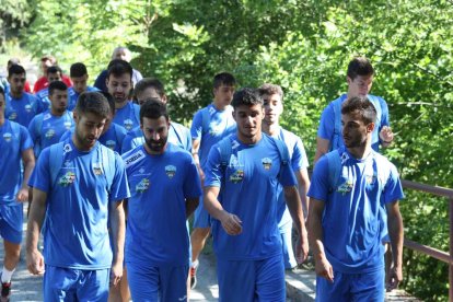 Jugadors del Lleida durant l’‘stage’ a Aran de l’estiu passat.