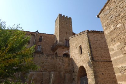 Dotze pobles, cinc rutes