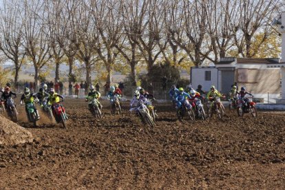 La prueba, que cerraba el campeonato autonómico de motocross, reunió a poco más de medio centenar de pilotos.