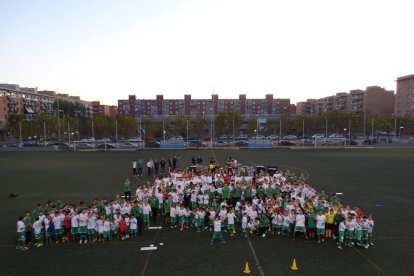 Foto de família de la presentació dels equips de la UE Balàfia ahir a les instal·lacions del club.