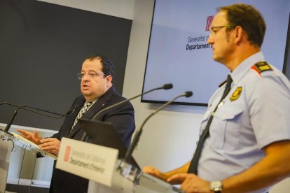 El conseller Joan Ignasi Elena i el comissari en cap dels Mossos, el lleidatà Josep Maria Estela, en una imatge d'arxiu