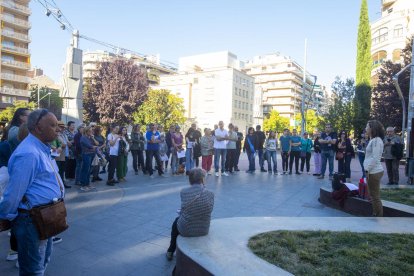 Concentració ahir a la plaça Ricard Viñes contra la violència cap als manifestants a l’Iran.