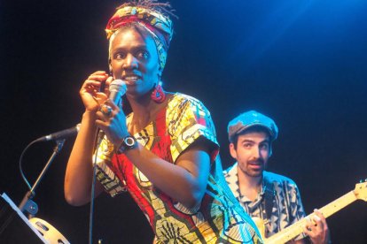 Jessica Abu durante su concierto en el Cafè del Teatre.