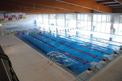 La piscina coberta de Mollerussa, oberta després de les obres.