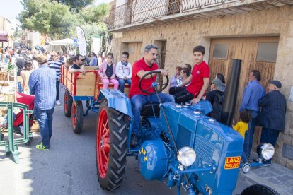 La jornada d’ahir es va completar amb una ruta i una exposició de tractors antics.