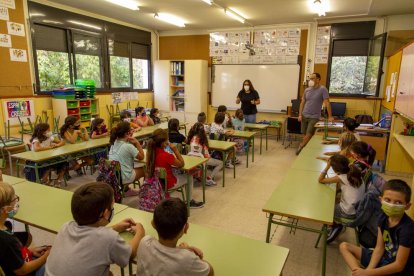 Primer día del curso escolar en el colegio Frederic Godàs.