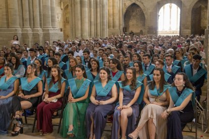 La Seu Vella acogió ayer por la tarde la ceremonia de entrega de orlas.