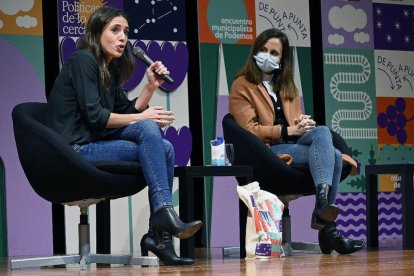 Irene Montero y Ione Belarra prevén el plan en la ley de Familias.