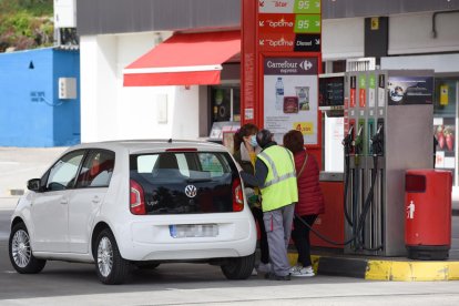 El consum de carburants va caure al març un 4,3% respecte al 2021.