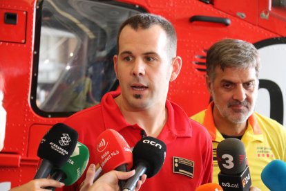 Responsables de los GRAE y el SEM, ayer en Sabadell.