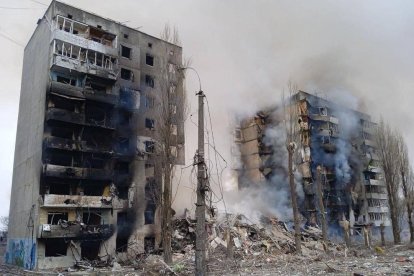 Un familiar de Sadofyev en Borodyanka le envió imágenes del bloque de pisos destruido.