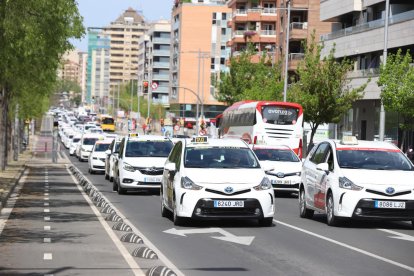 Marxa de taxistes el passat 11 d’abril després de l’assassinat d’un company al barri de la Bordeta.