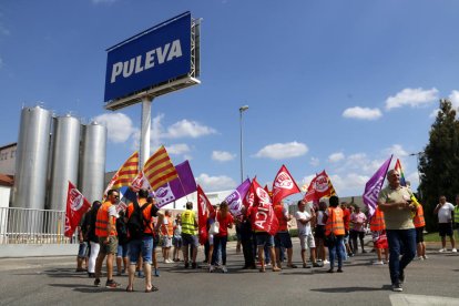 Treballadors de Puleva concentrats davant la fàbrica de Mollerussa per incompliments dels acords amb l'empresa