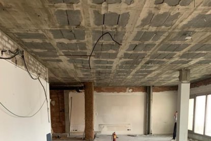 Imagen de las obras del interior del edificio de consultas externas de la clínica Mi NovAliança.