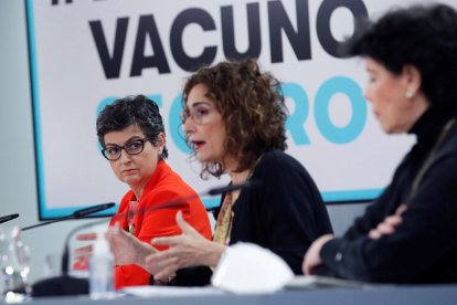 Las ministra Arancha González Laya, María Jesús Montero e Isabel Celaá.