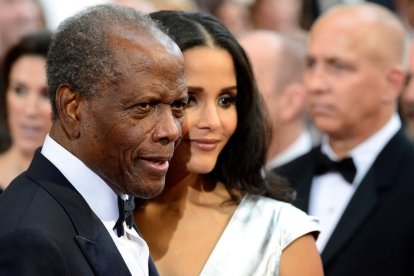 Sidney Poitier, junto a su hija, la actriz Sydney Tamiia Poitier.