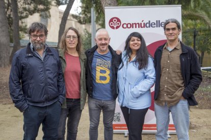 Los cinco candidatos a liderar la lista del Comú de Lleida, ayer. 