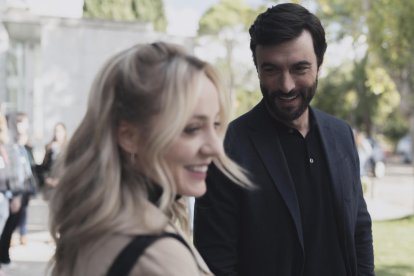 Ángela Cremonte és una professora i Javier Rey interpreta el pare d’un alumne en aquesta sèrie.